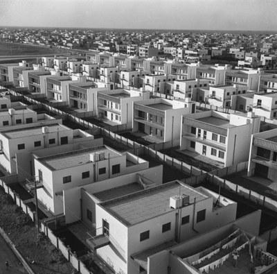 El professor Pedro Azara comissaria l'exposició "Bagdad, un lugar moderno (1958-1978). Latif al Ani" a Casa Árabe (Madrid)
